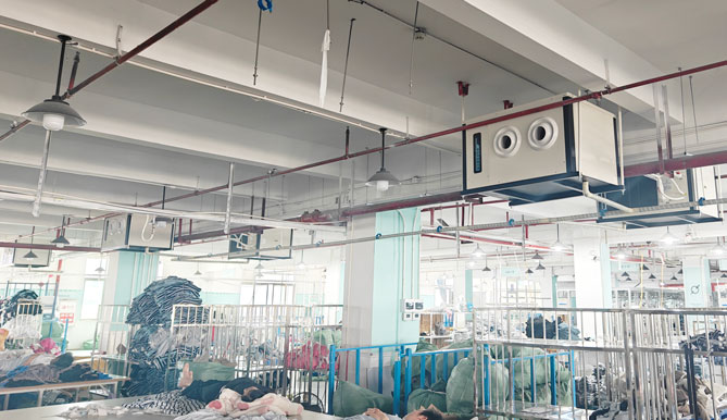 制衣廠制冷降溫，應(yīng)用蒸發(fā)冷省電空調(diào)-蒸發(fā)冷吊式射流型空調(diào)