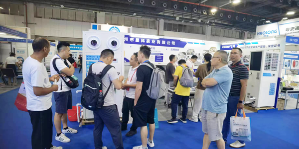 星科環?？照{,蒸發冷省電空調,廠房降溫廠家展會現場