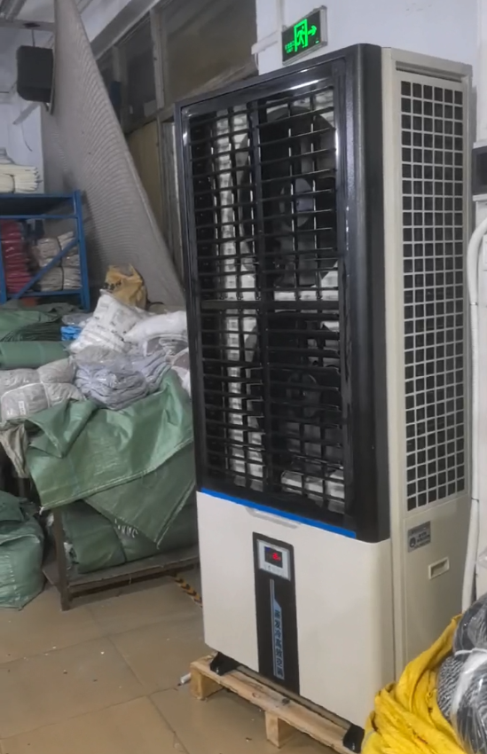 制衣廠整體降溫，安裝工業省電空調-立式軸流雙風口機組
